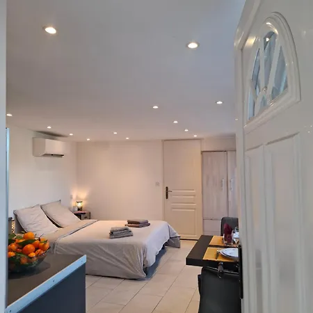 דירה De La Therese, Piscine & Jardin