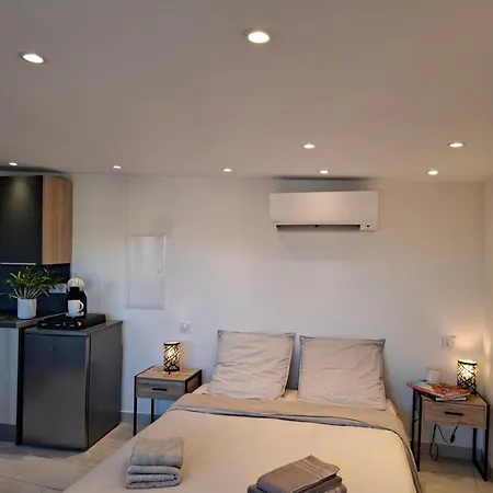 شقة De La Therese, Piscine & Jardin سا لُرون دو فار