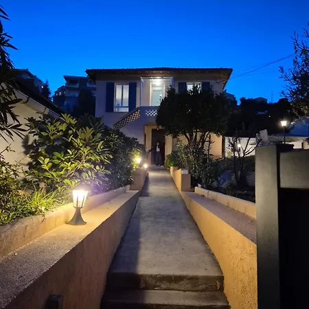 De La Therese, Piscine & Jardin * סאן-לורן-דו-ואר