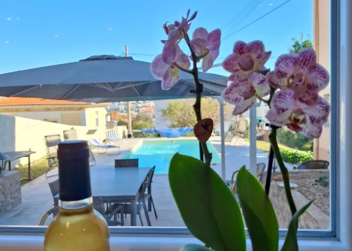 Apartmán De La Therese, Piscine & Jardin *