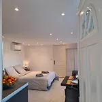 Apartment De La Therese, Piscine & Jardin