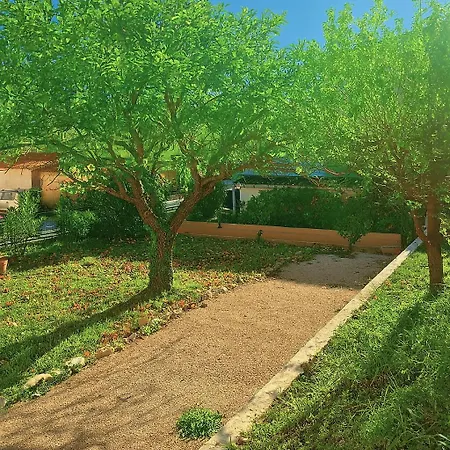 公寓 De La Therese, Piscine & Jardin *