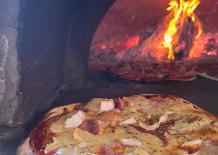 De La Therese, Piscine & Jardin アパート サン・ローラン・デュ・ヴァール