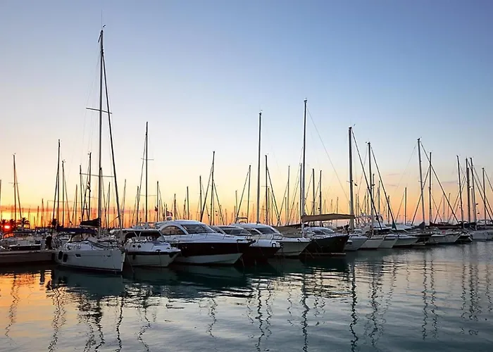 De La Therese, Piscine & Jardin サン・ローラン・デュ・ヴァール